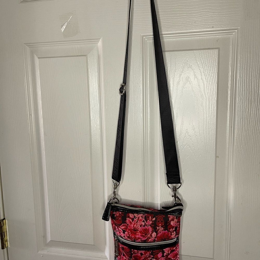 Betsey Johnson Nylon pink ,Red Flowers & skulls Small crossbody bag black trims - Picture 3 of 13